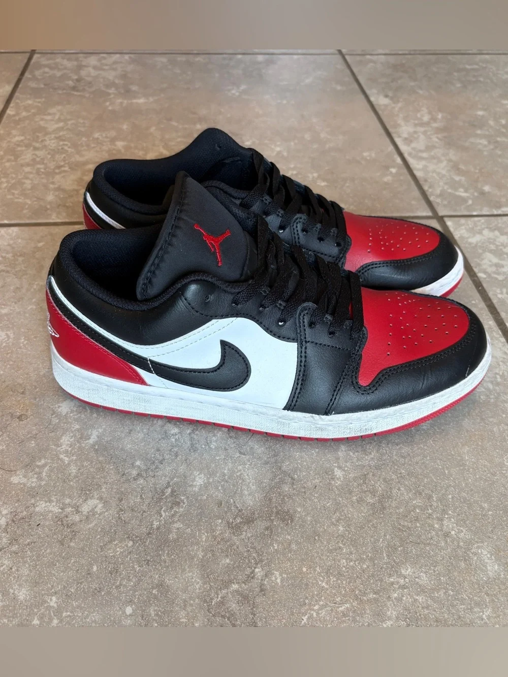 Jordan Low Top Sneakers - Black/Red/White